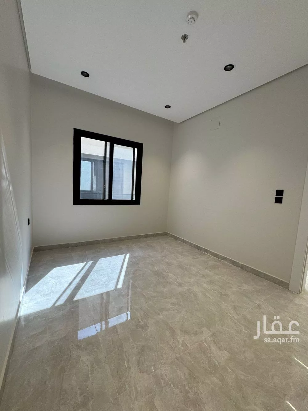 شقة 3 غرف في الحمرا 3