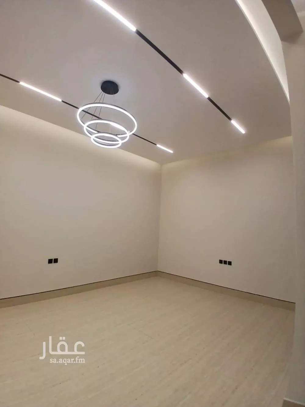 فيلا 7 غرف في الشرق 3