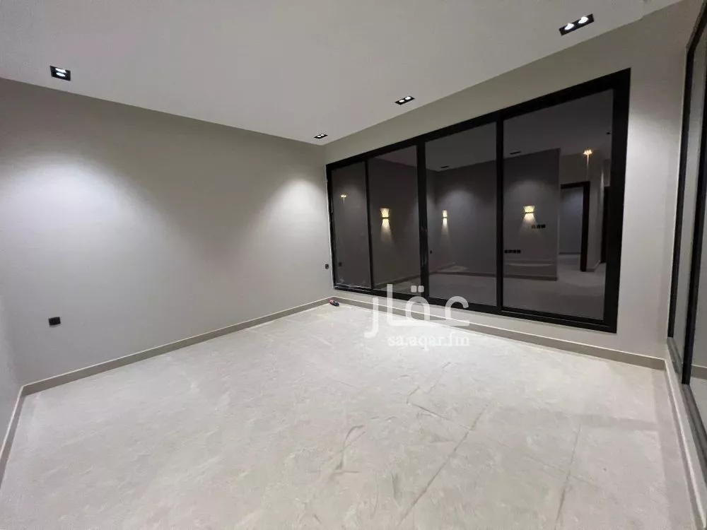 6 bedroom villa in Ash Sharq 4