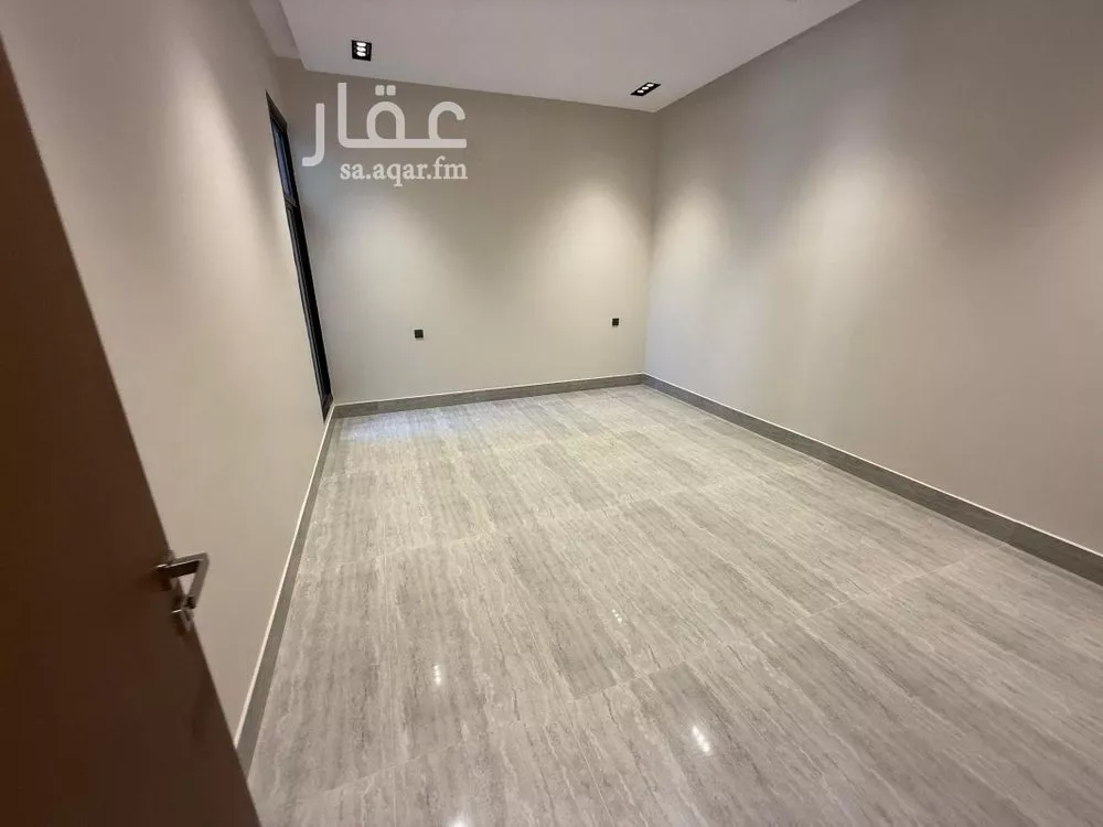 فيلا 6 غرف في الرمال 2