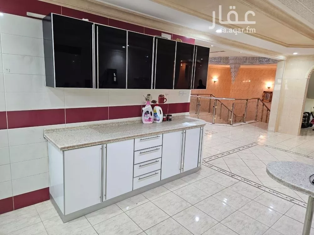 فيلا 8 غرف في الخليج 4