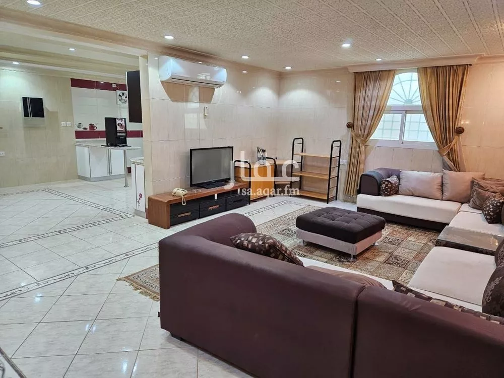 فيلا 8 غرف في الخليج 2