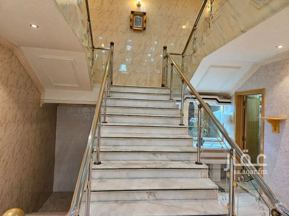 فيلا 8 غرف في الخليج 3