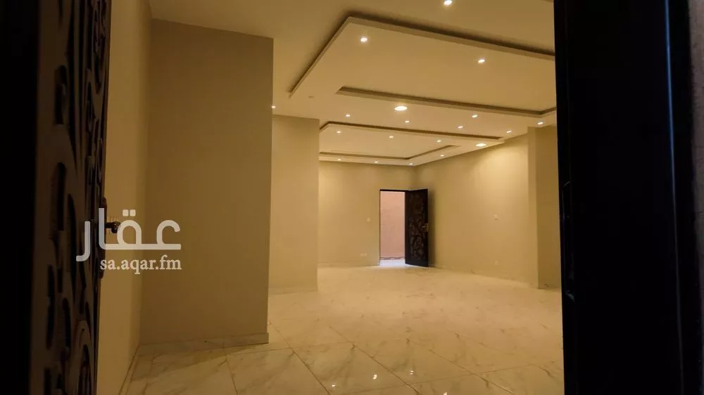 فيلا 12 غرف في العارض 4