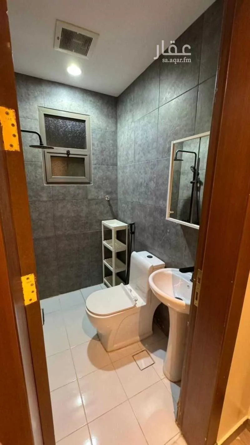 فيلا 5 غرف في الملقا 2