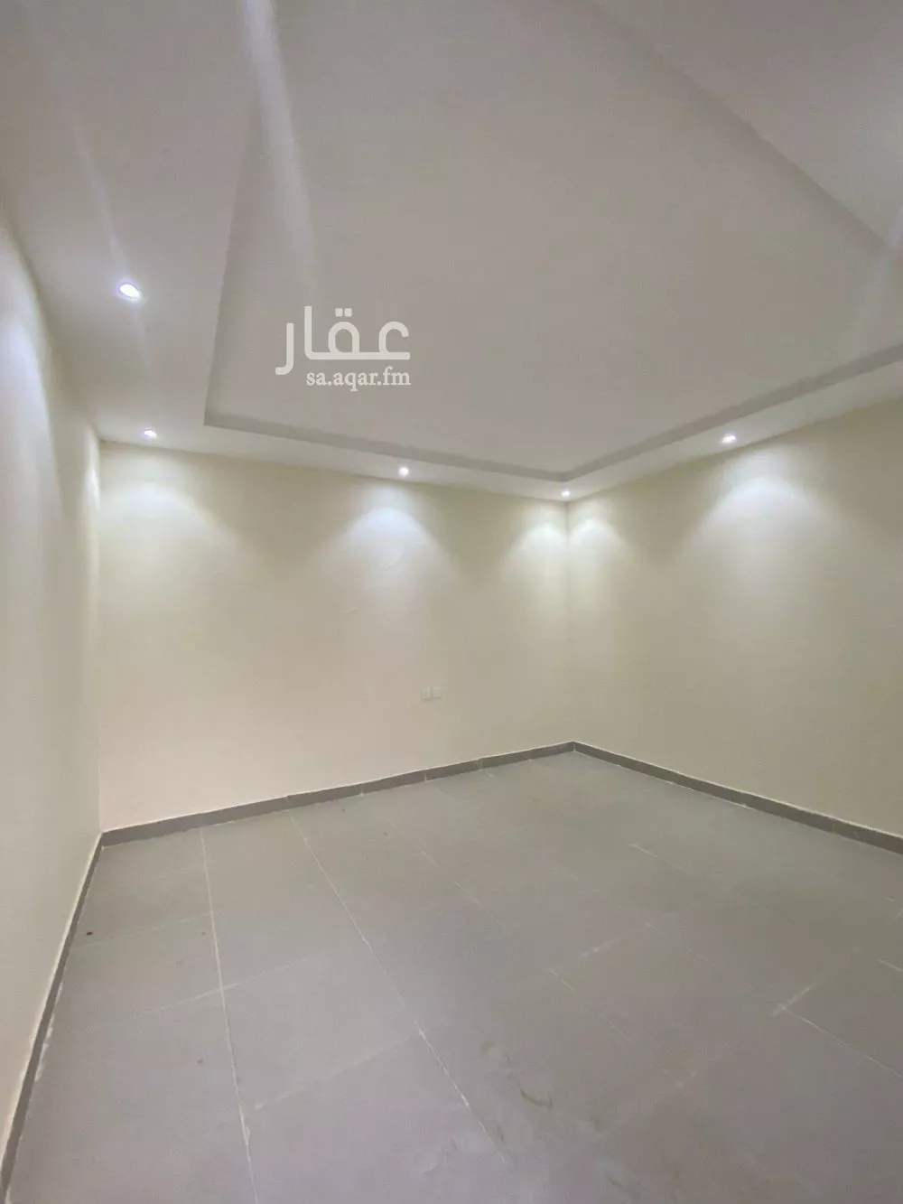 عمارة 2500 م² في الرمال 2
