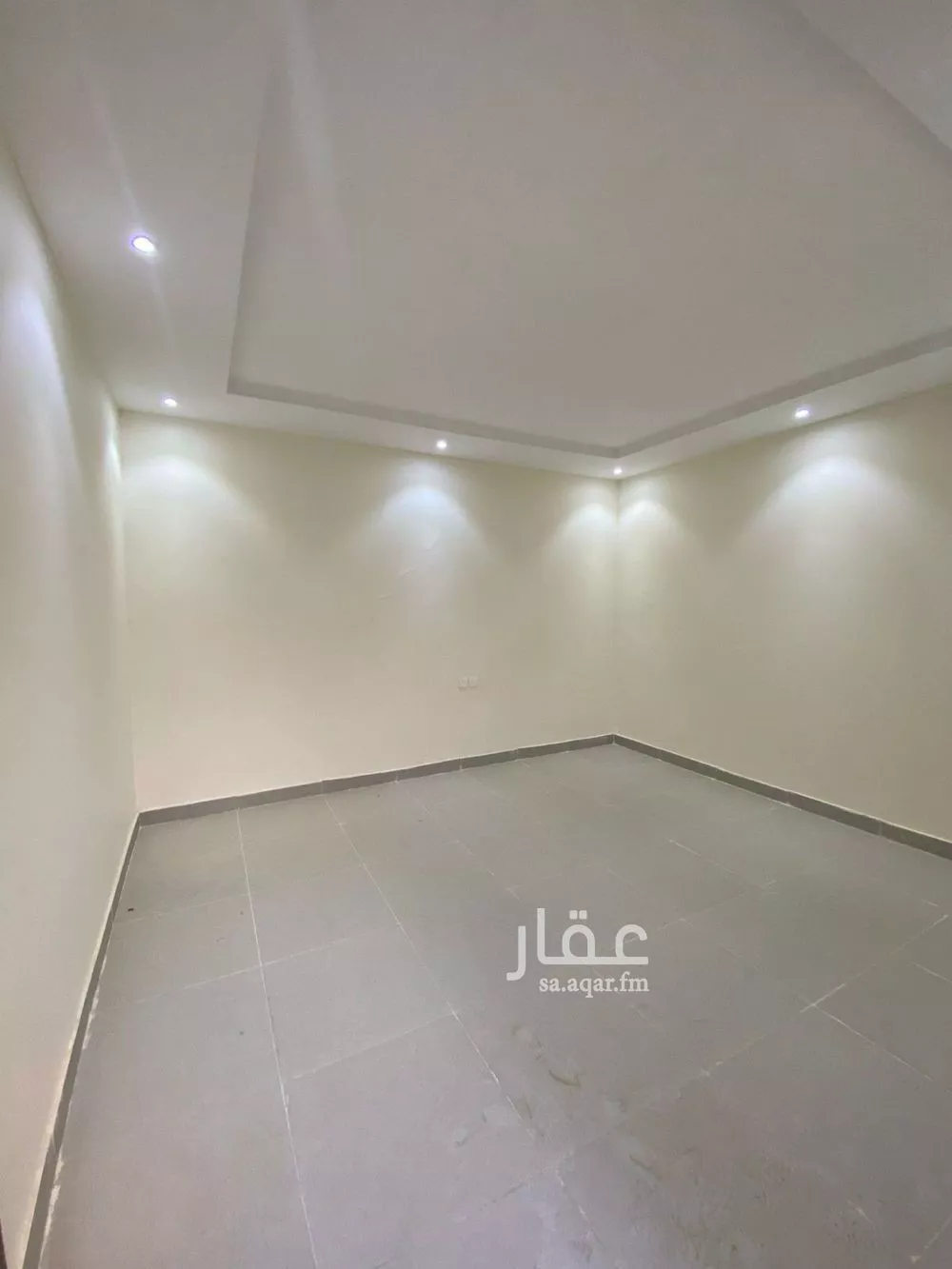 عمارة 2500 م² في الرمال 1