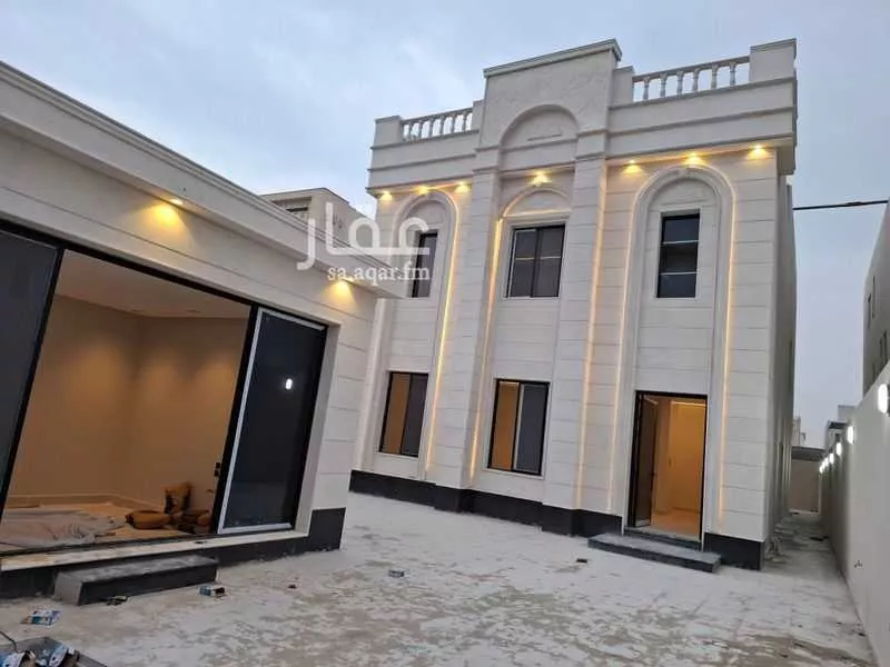 فيلا 6 غرف في الامواج 2