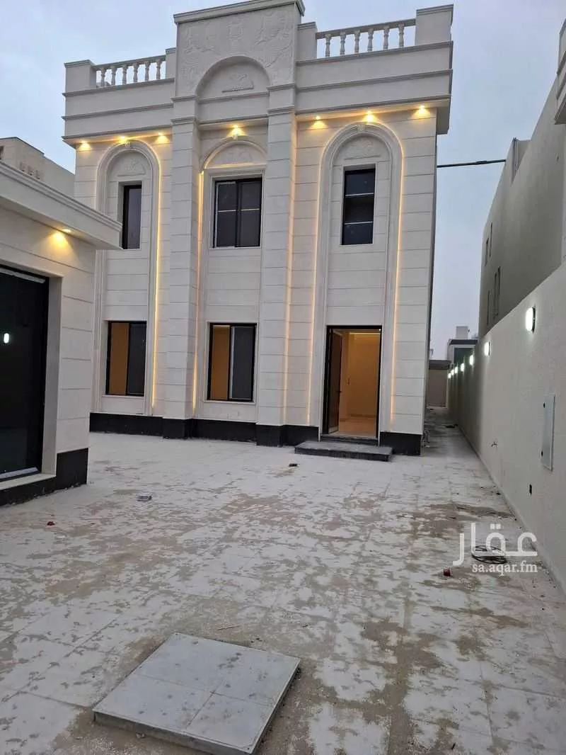 فيلا 6 غرف في الامواج 4