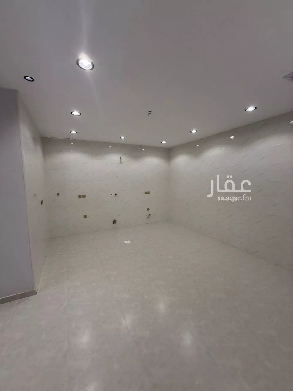 شقة 6 غرف في الملك فهد 4