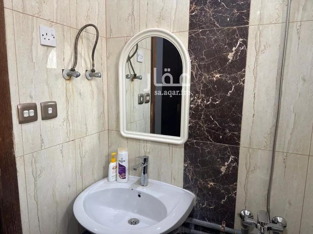 7 bedroom apartment in Hajar, Eastern Province 6