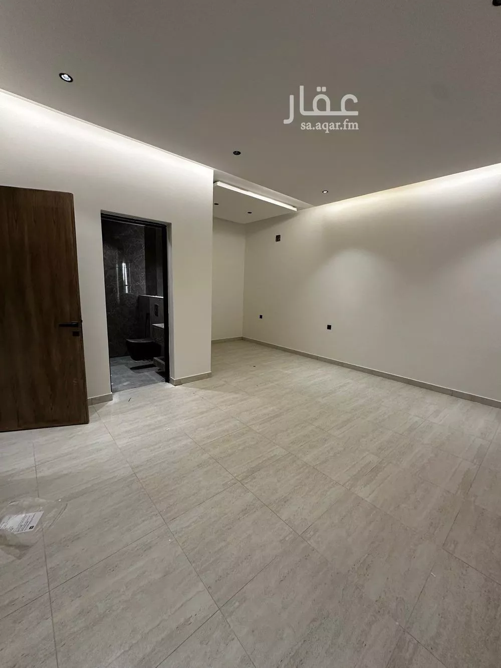 5 bedroom villa in Dhahrat Laban, Riyadh 8