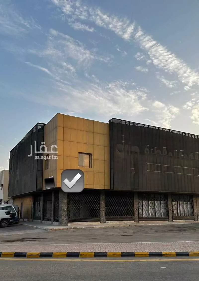 900 sqm building in Dhahrat Laban 2