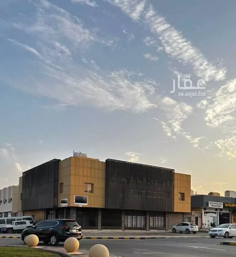 900 sqm building in Dhahrat Laban 1