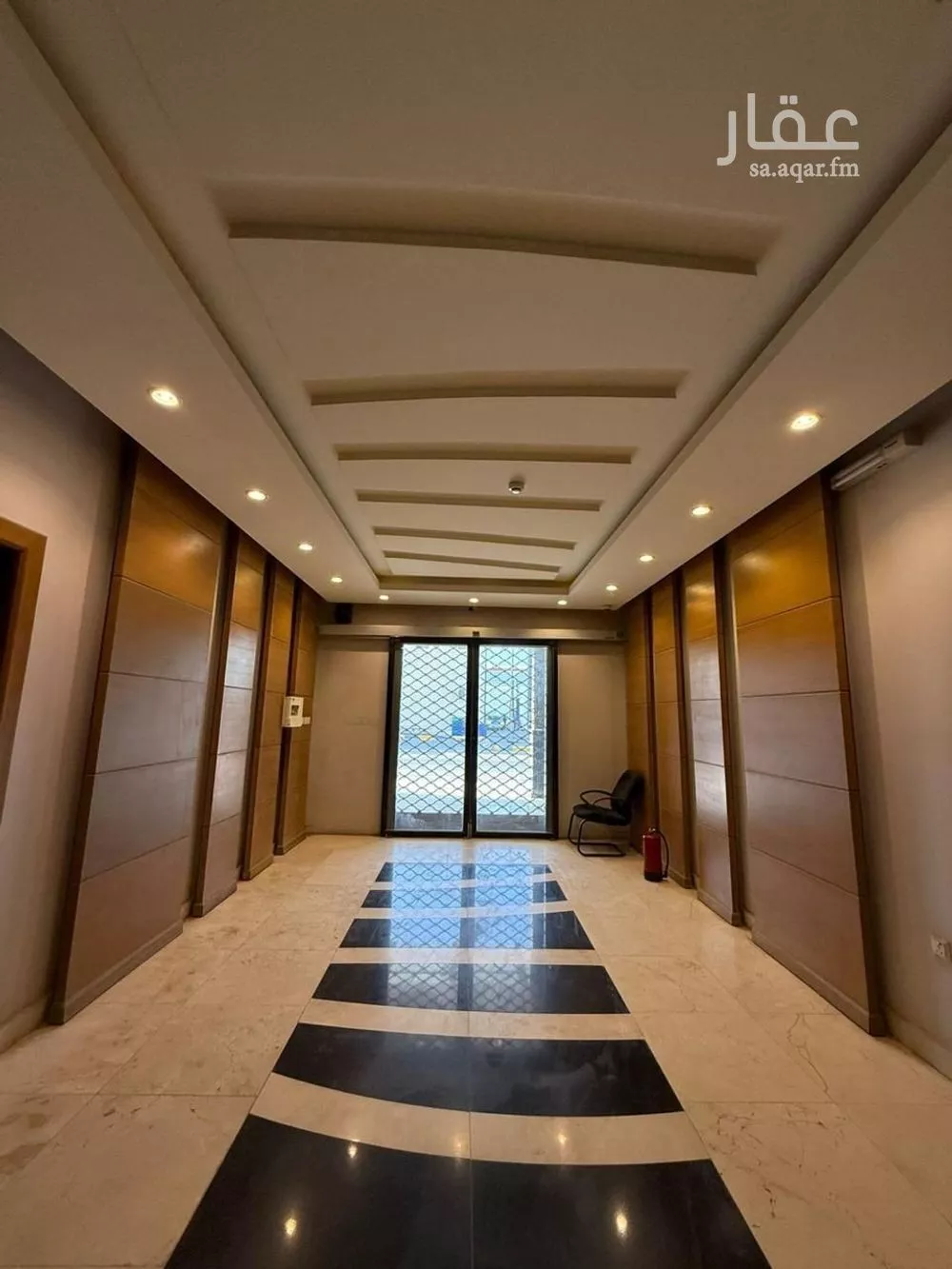 مكتب 1085 م² في اليرموك 5