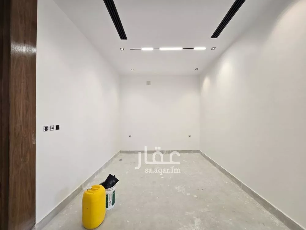 5 bedroom villa in Al Narjis 2