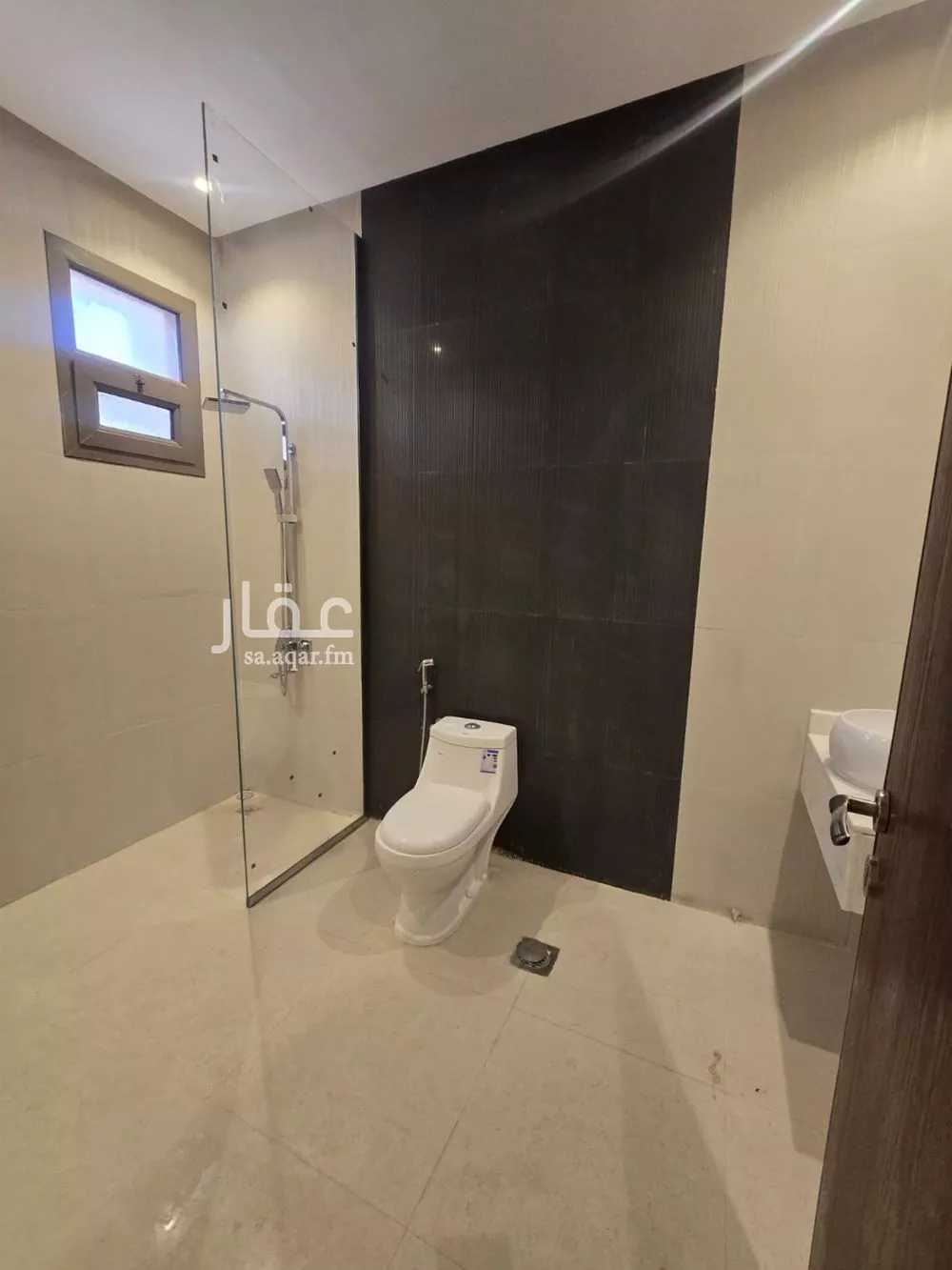 فيلا 4 غرف في العارض 4