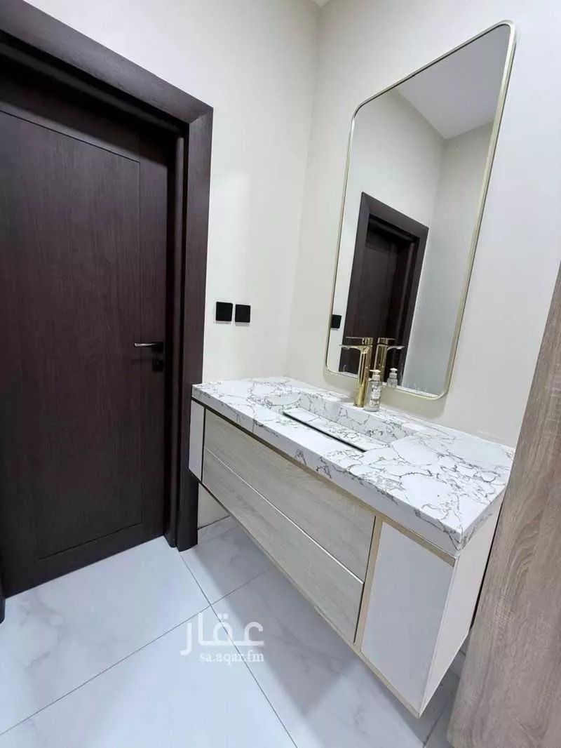 فيلا 7 غرف في ضاحية الملك فهد 2