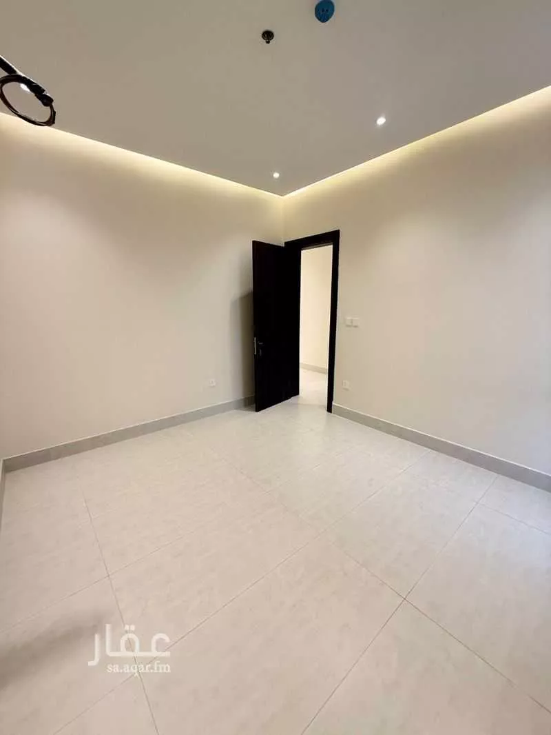 3 bedroom apartment in Al Fanar, Eastern Province 8