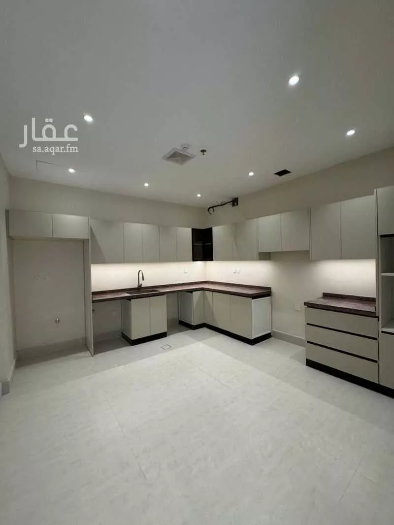 4 bedroom apartment in Al Fanar, Eastern Province 11