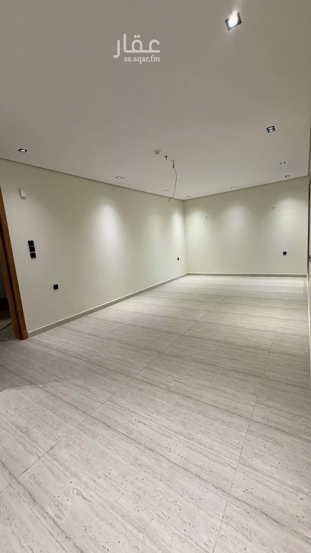 شقة 5 غرف في ضاحية الملك فهد 4