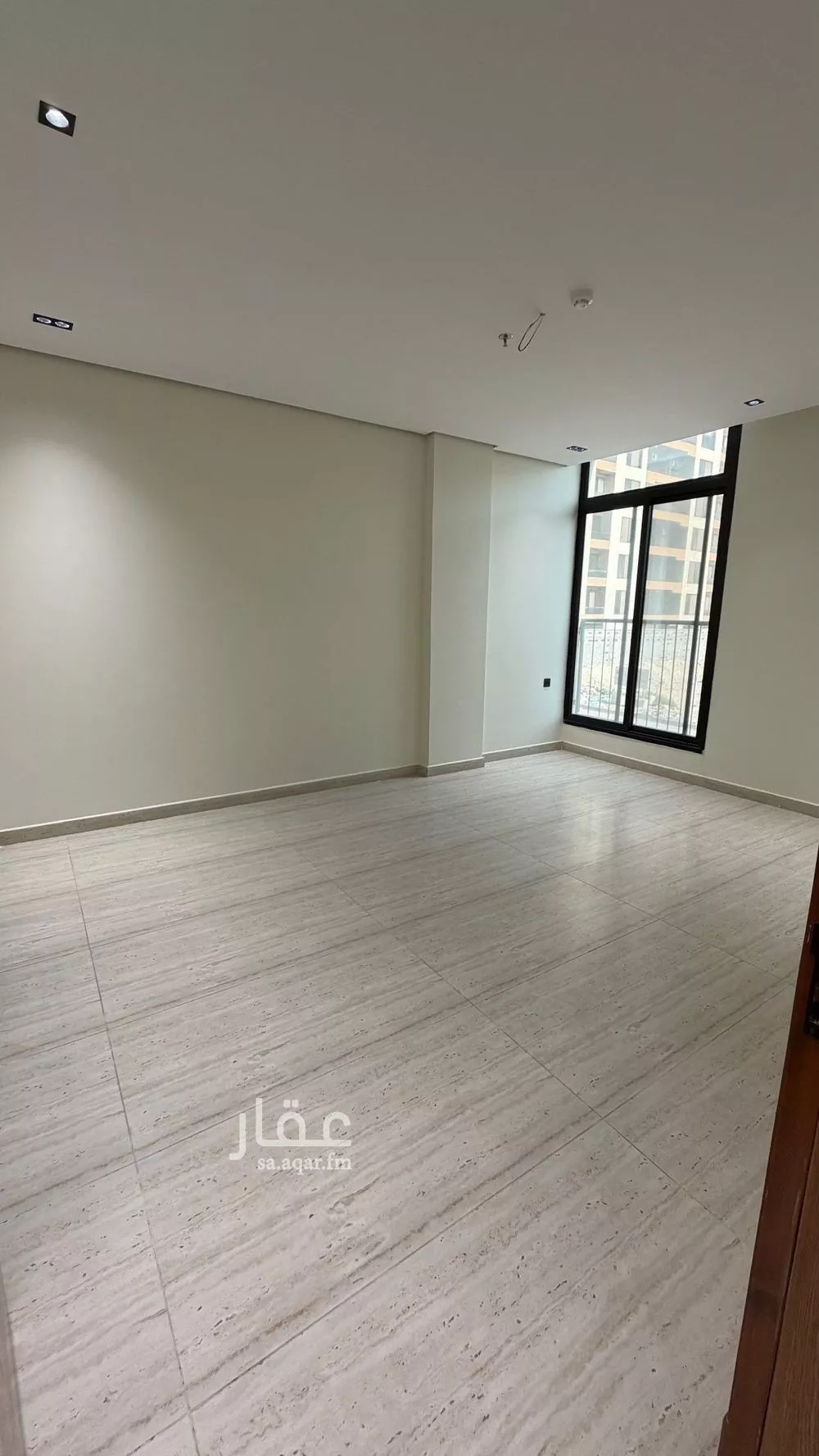 شقة 5 غرف في ضاحية الملك فهد 5