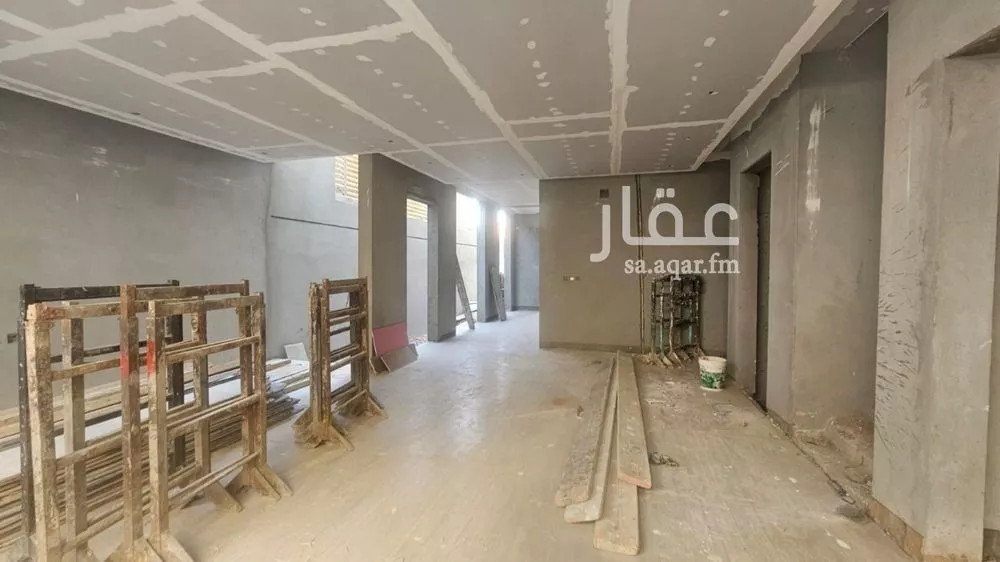 5 bedroom villa in Granada, Riyadh 10
