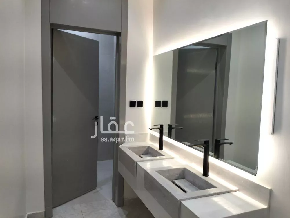 5 bedroom villa in Okaz, Riyadh 15