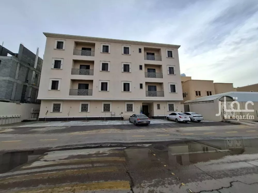 4 bedroom apartment in Al Marwa 1