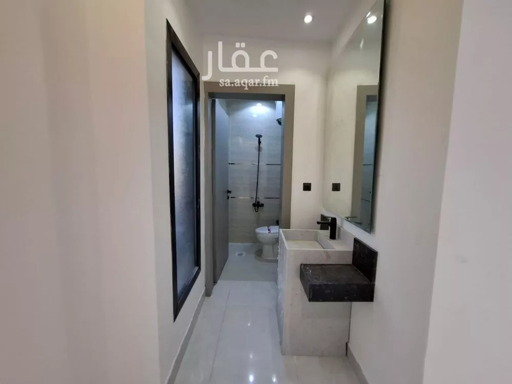 فيلا 5 غرف في طيبة 5