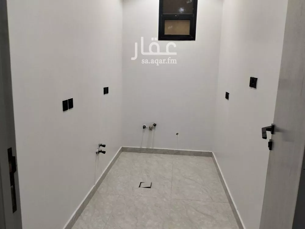 5 bedroom villa in Okaz, Riyadh 11