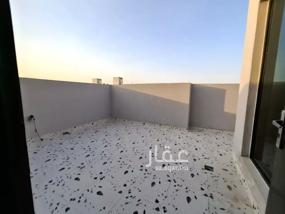 فيلا 5 غرف في بدر 2