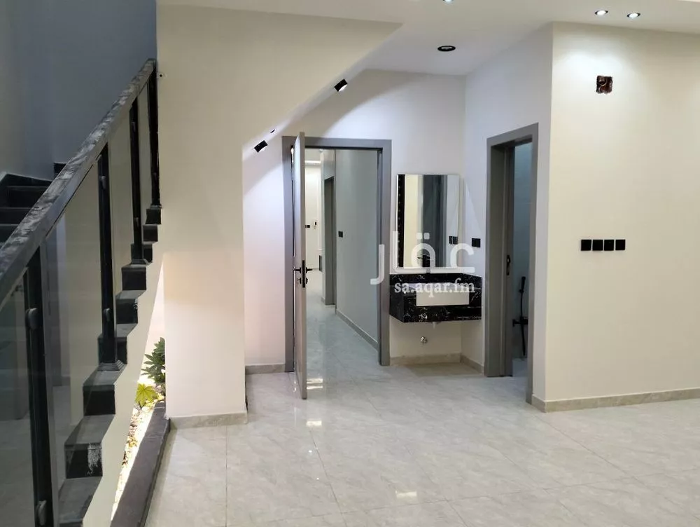 5 bedroom villa in Okaz, Riyadh 9
