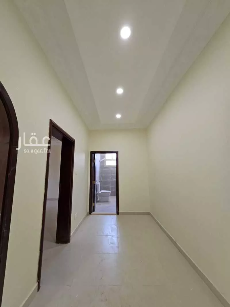 عمارة 608 م² في الراية 3