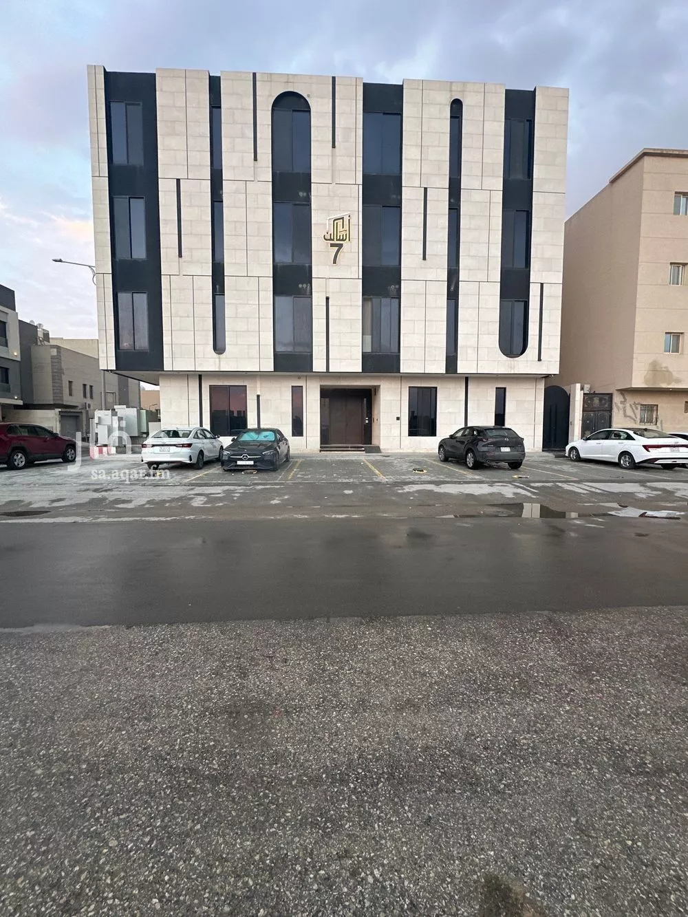 دور 4 غرف في العارض 1