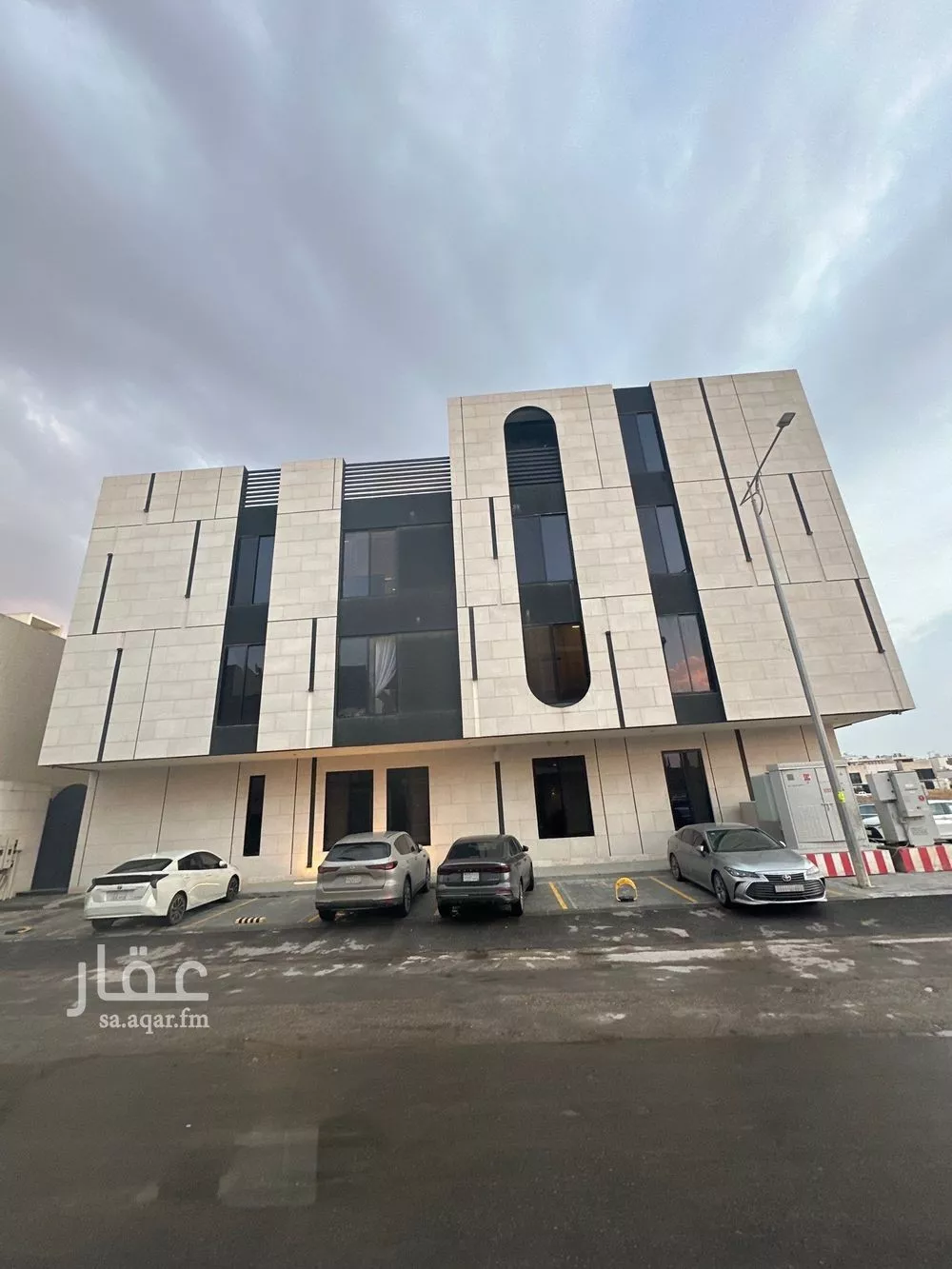 دور 4 غرف في العارض 2