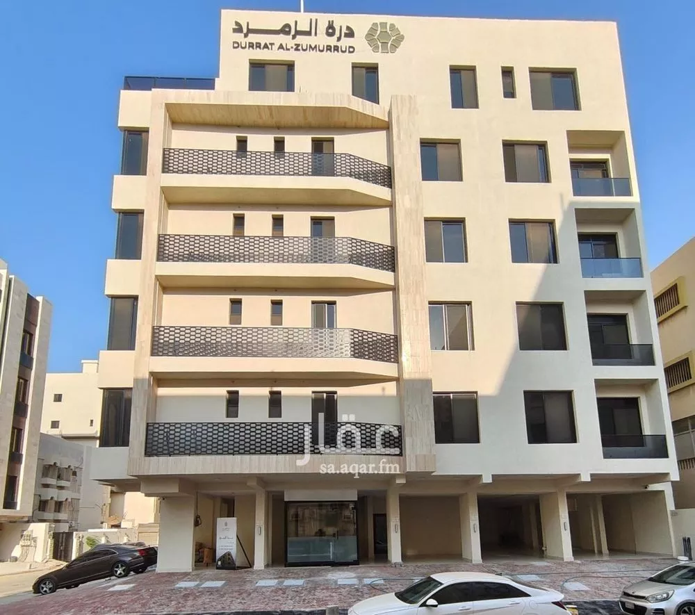 5 bedroom apartment in Al Salamah 1