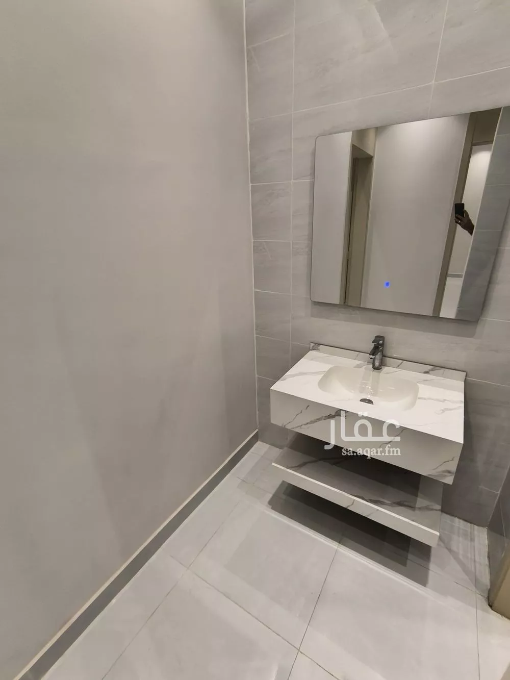 شقة 4 غرف في الواحة 5