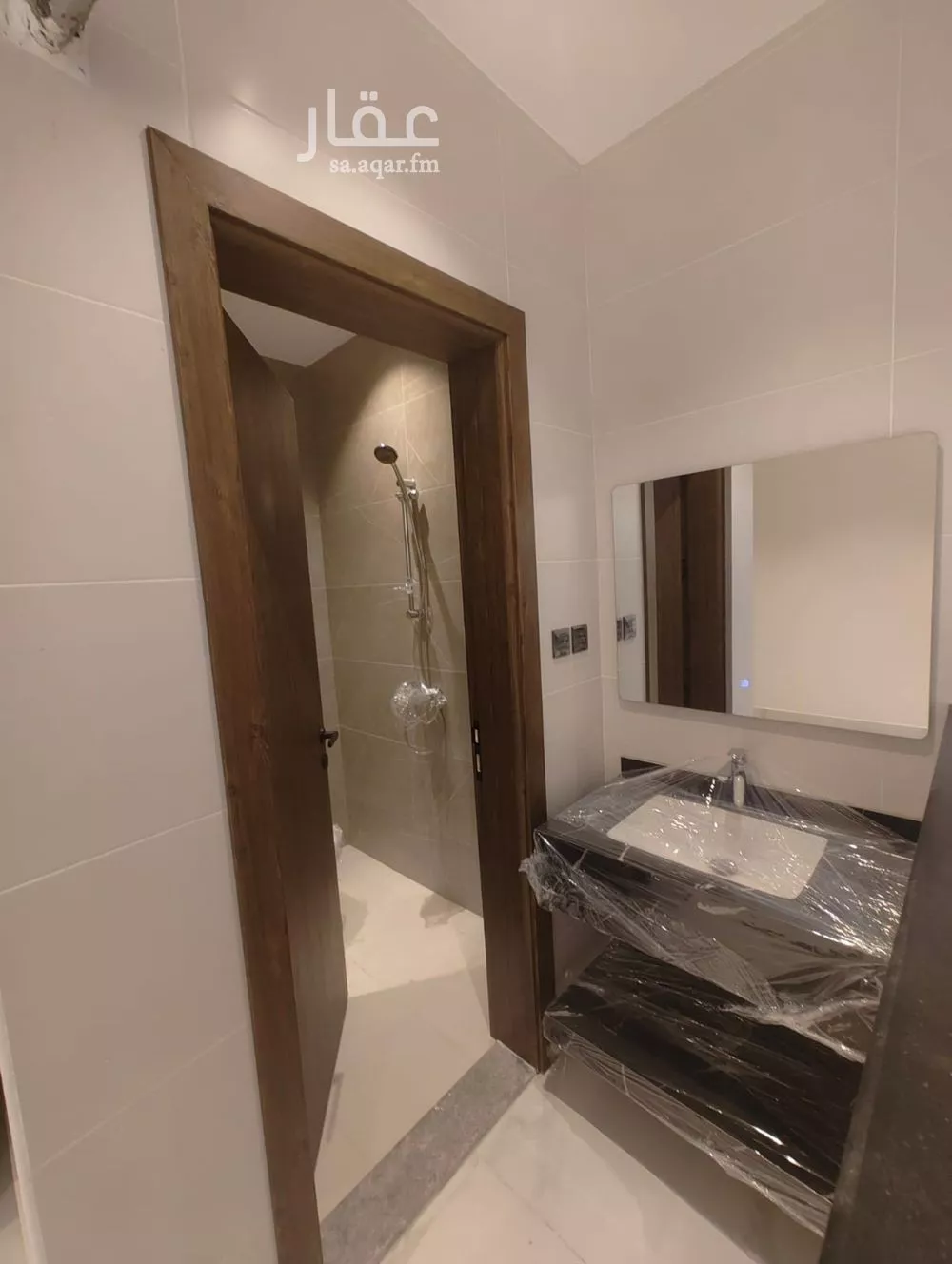 شقة 4 غرف في الروضة 5