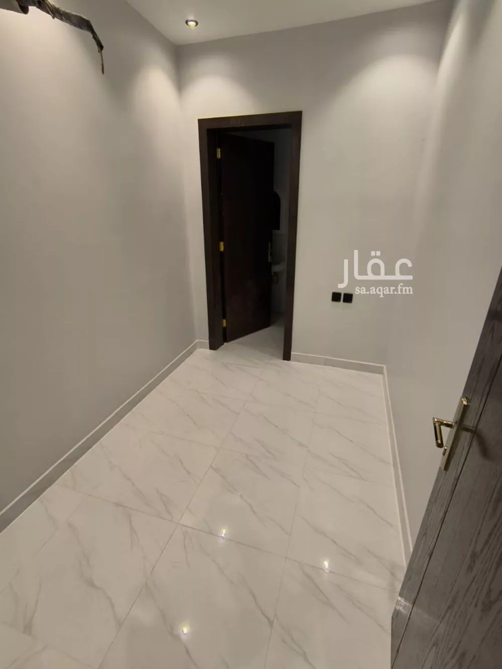 فيلا 5 غرف في الفروسية 5