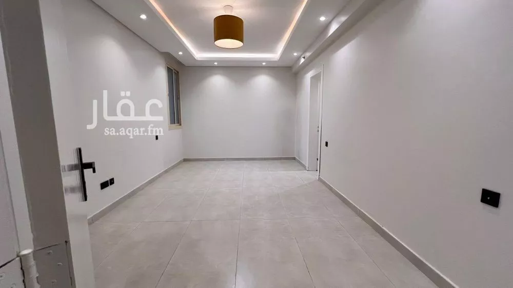 شقة 1 غرف في الملقا 4