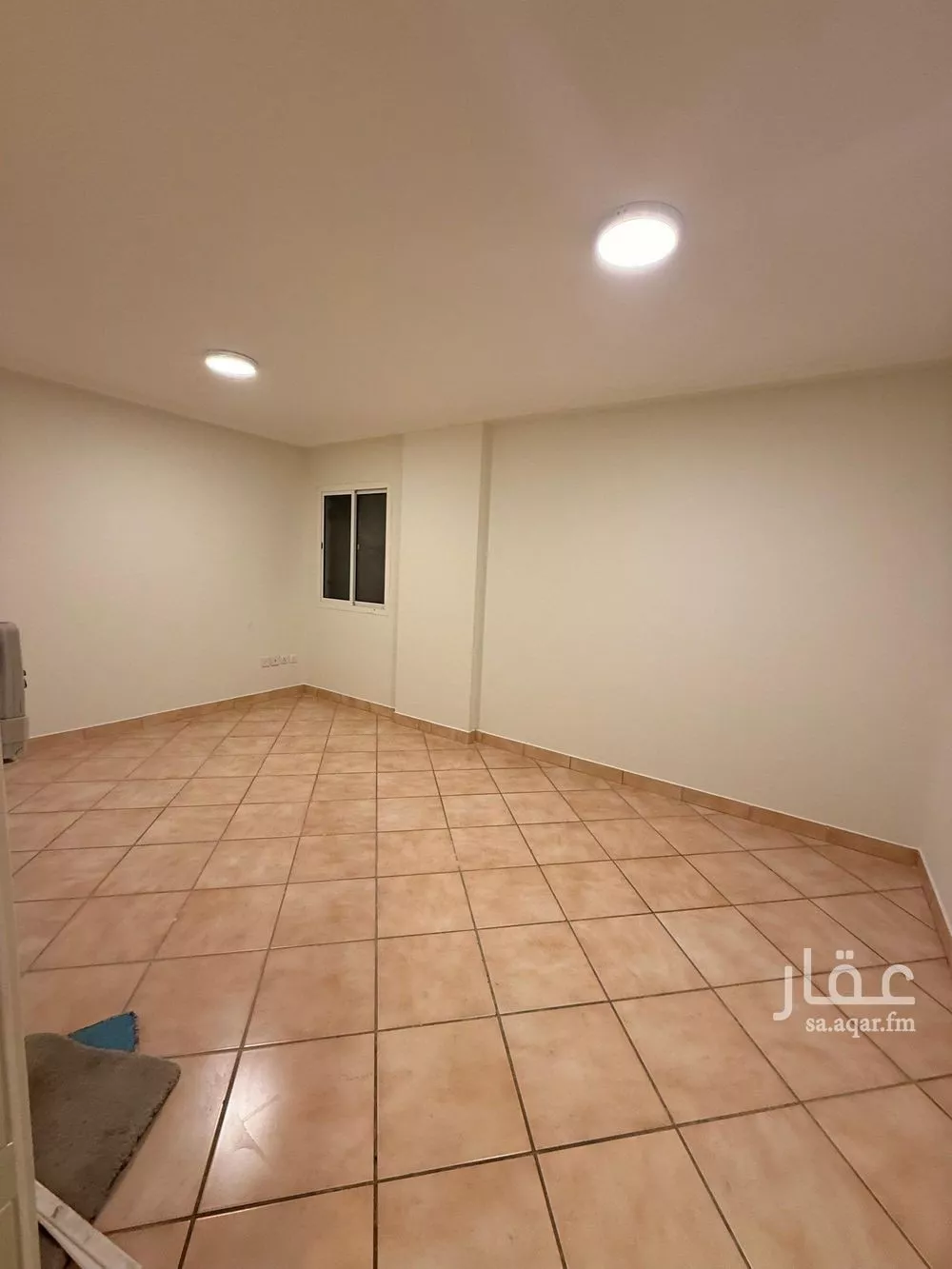 شقة 3 غرف في العقيق 4