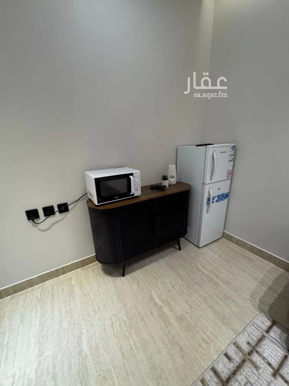 شقة 1 غرف في الحمرا 5