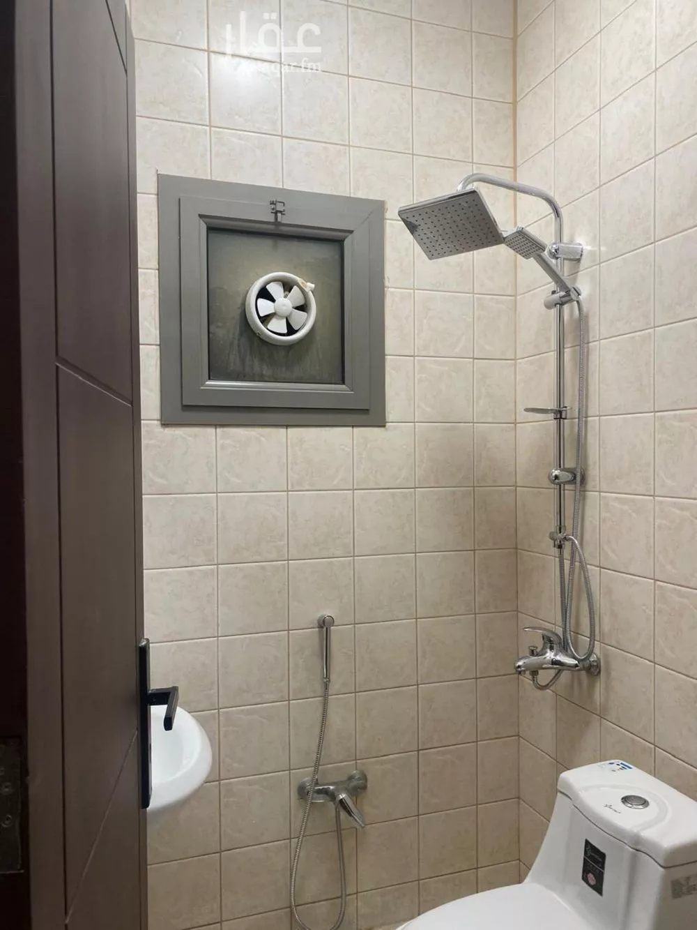 شقة 3 غرف في الملقا 4