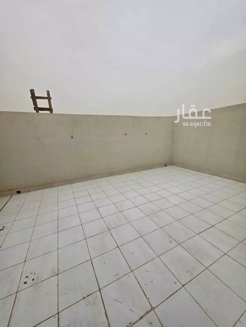4 bedroom apartment in Dhahrat Laban 4