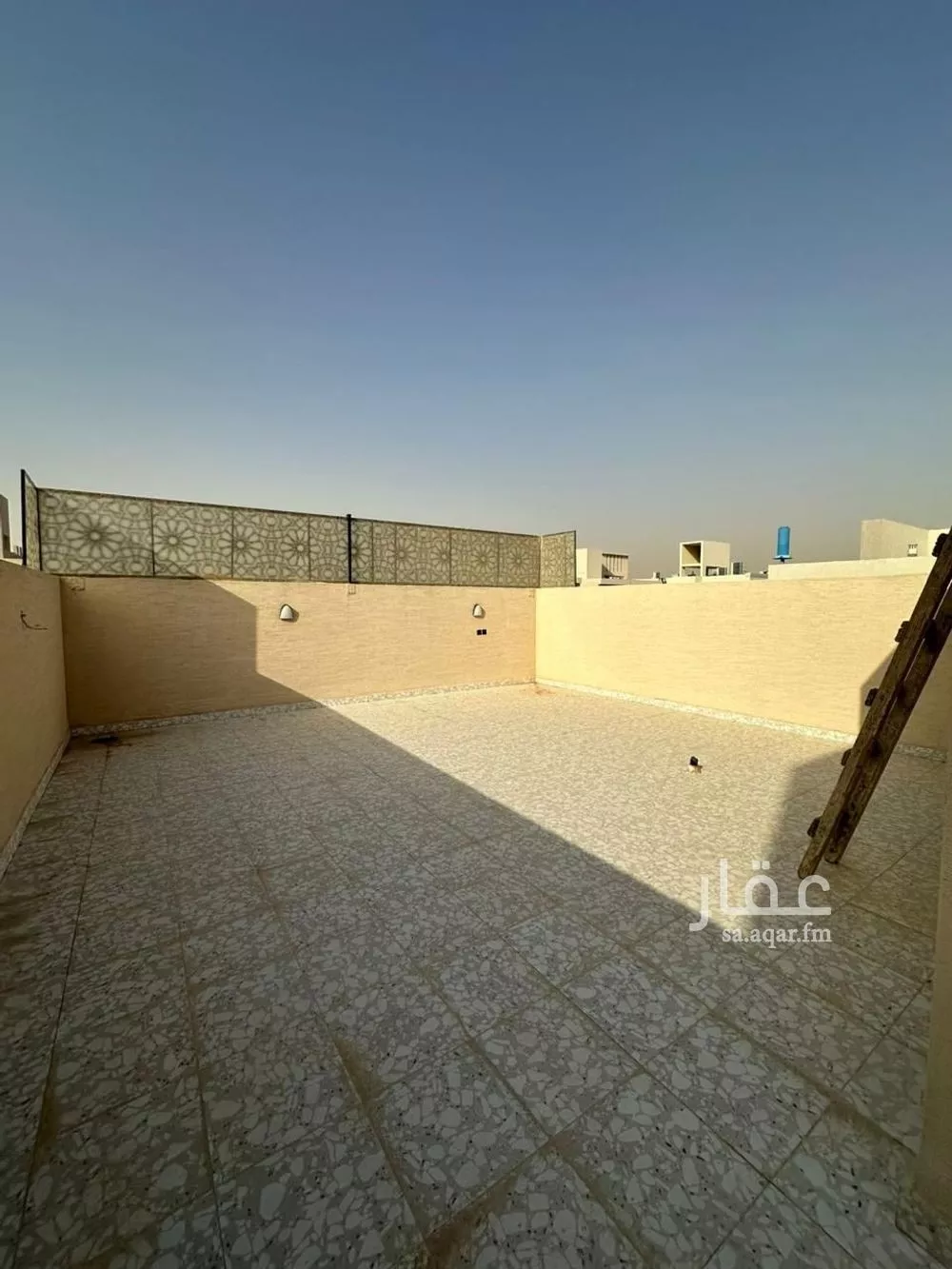 فيلا 5 غرف في النرجس 4