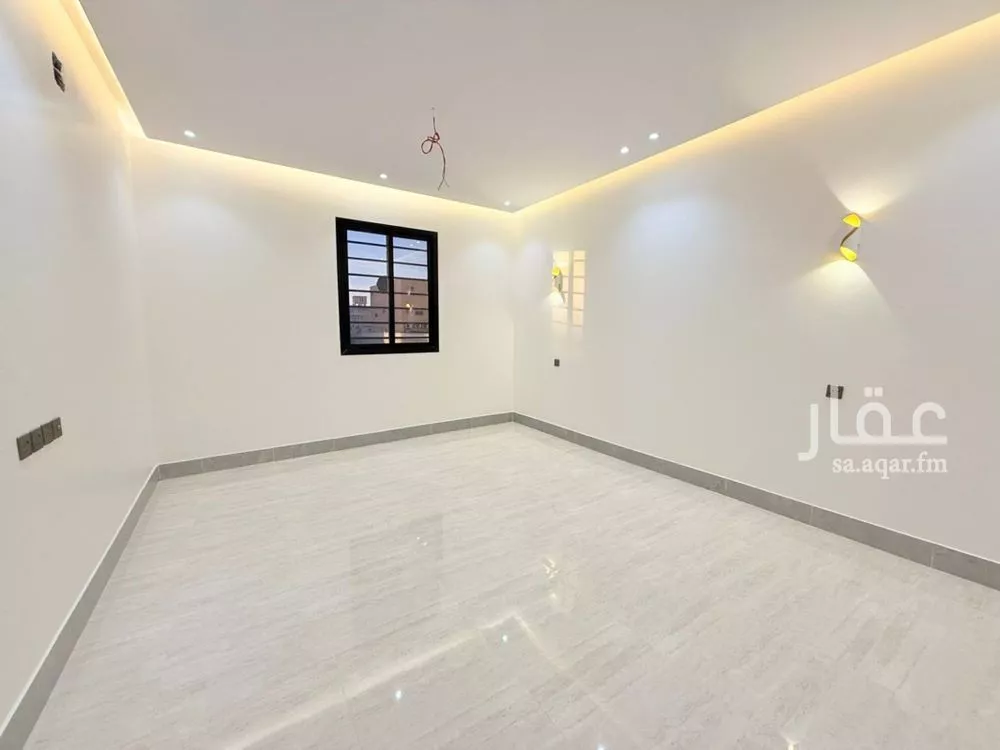 4 bedroom apartment in Okaz, Riyadh 6