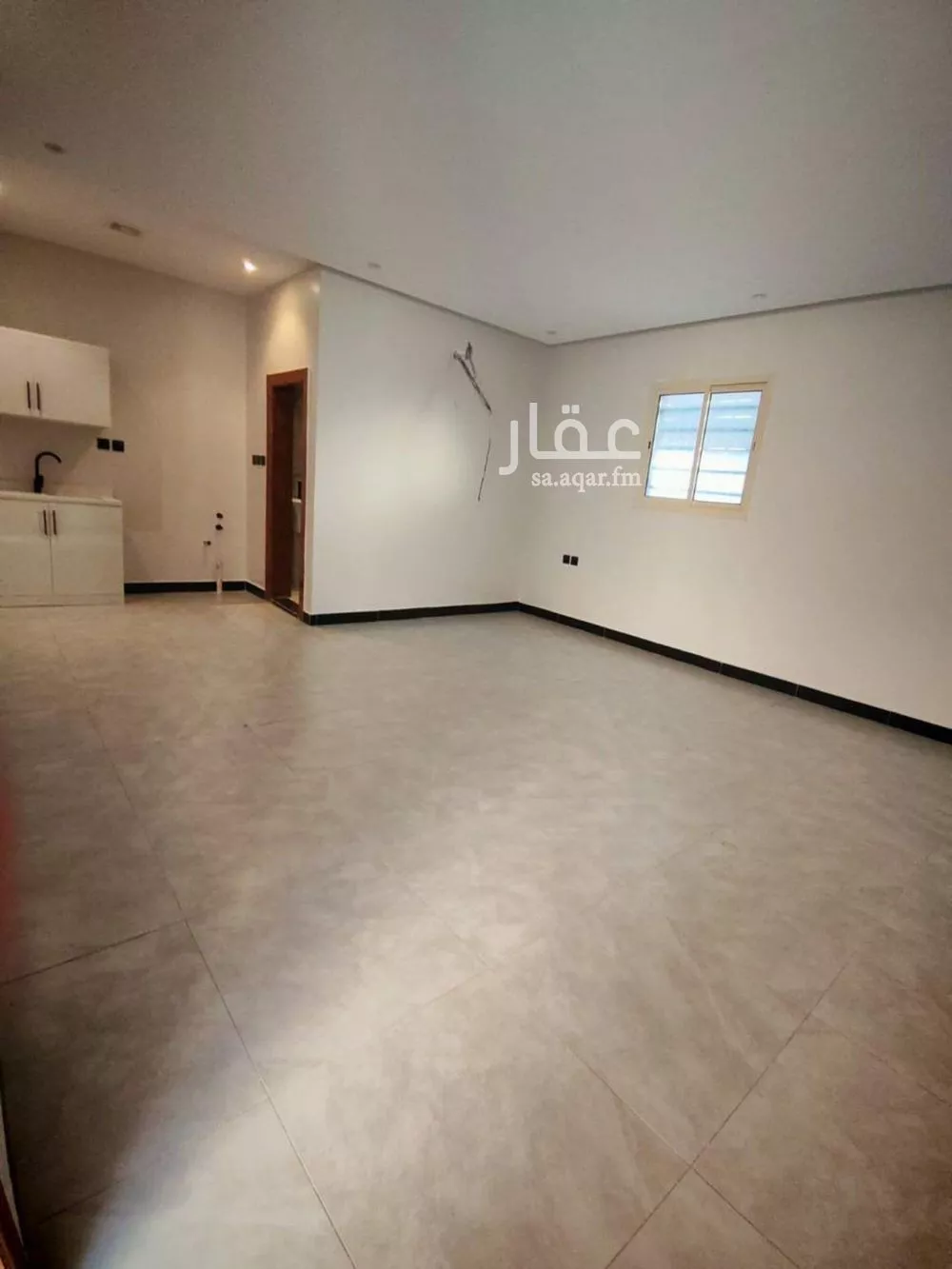 شقة 1 غرف في العقيق 3