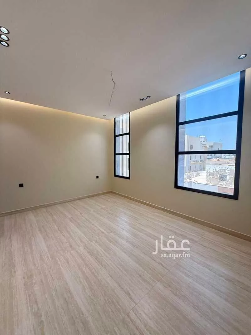 شقة 4 غرف في الروضة 3