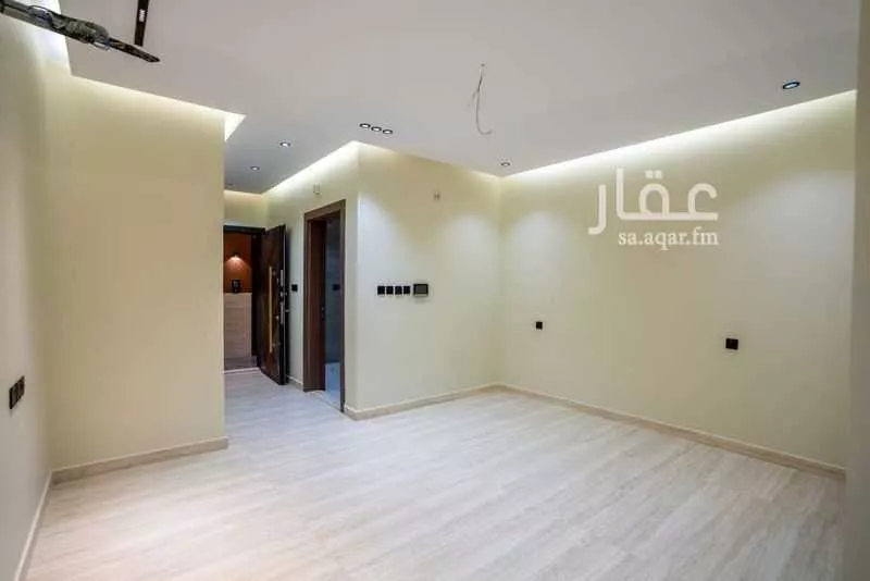 شقة 4 غرف في الروضة 4